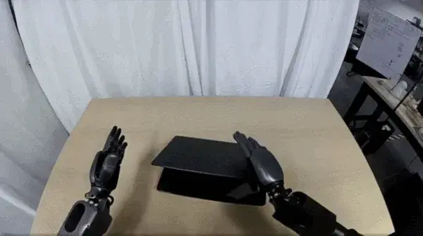 灵巧手第一视角遥操作